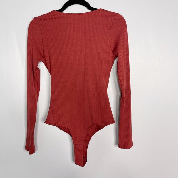 New Le Lis Small Rust Red Ribbed V Neck Bodysuit Long Sleeve Thong Snap Closure - Picture 2 of 10